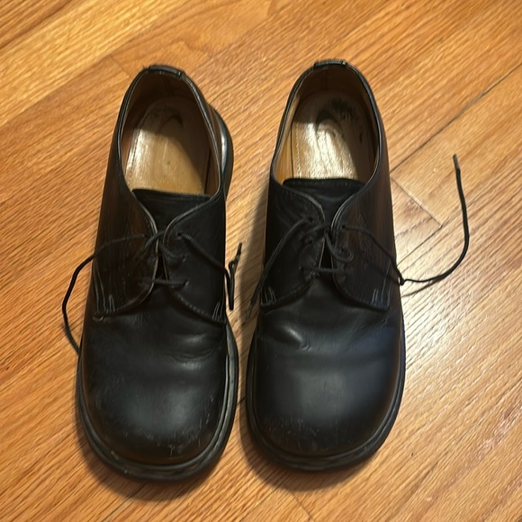 Doc martens. Scuffs seen in photos. Still a lot of wear left. - Picture 1 of 10